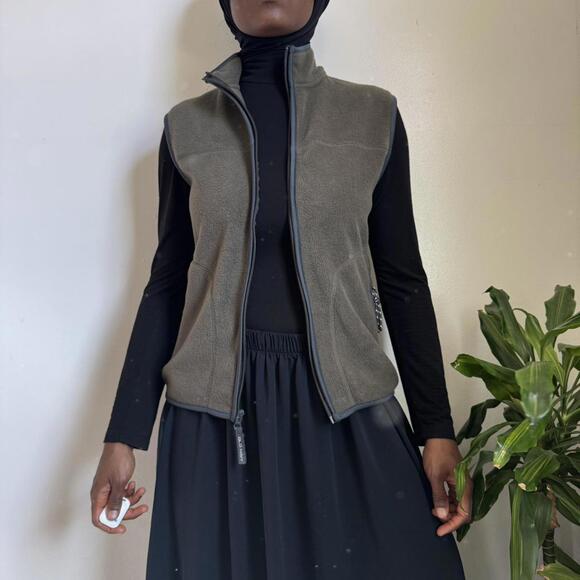 Women’s‎ lightweight gorpcore fleece sweater vest in green size 12 - Picture 3 of 6